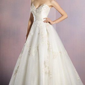 Alfred Angelo Snow White 2016 Wedding Dress